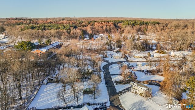 204 Hickory Circle, Middletown, CT 06457