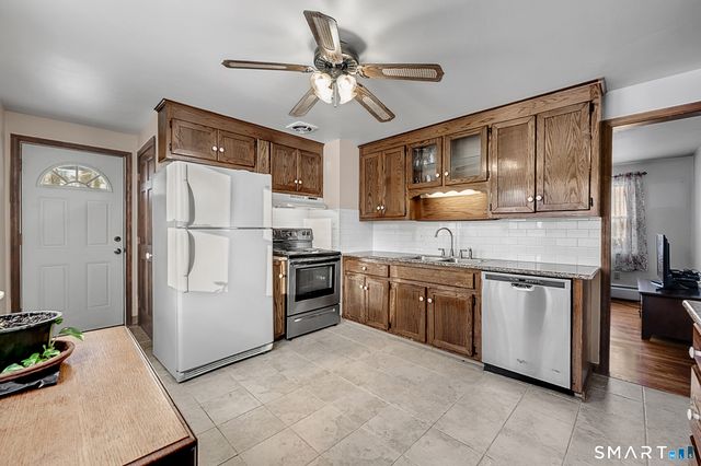 204 Hickory Circle, Middletown, CT 06457