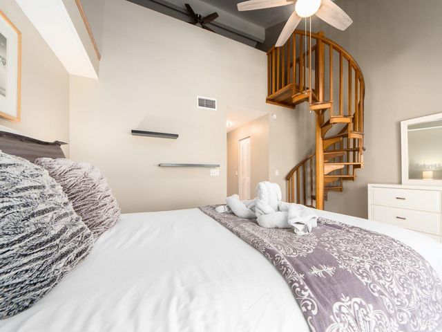 320 ISLAND WAY 606, Clearwater Beach, FL 33767