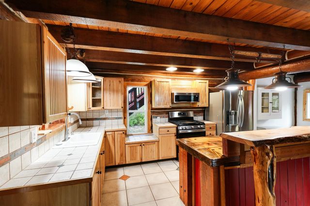 427502 Highway 20 Hwy, Newport, WA 99156