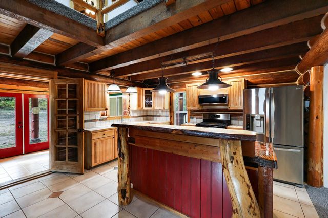 427502 Highway 20 Hwy, Newport, WA 99156