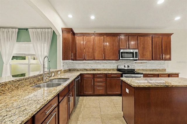 7610 TANGLE BROOK BOULEVARD, Gibsonton, FL 33534