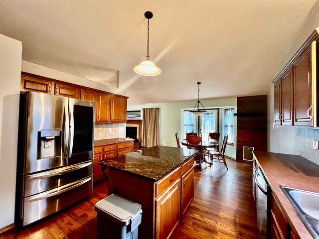 8905 N Ridgewood Ln, Park City, KS 67147