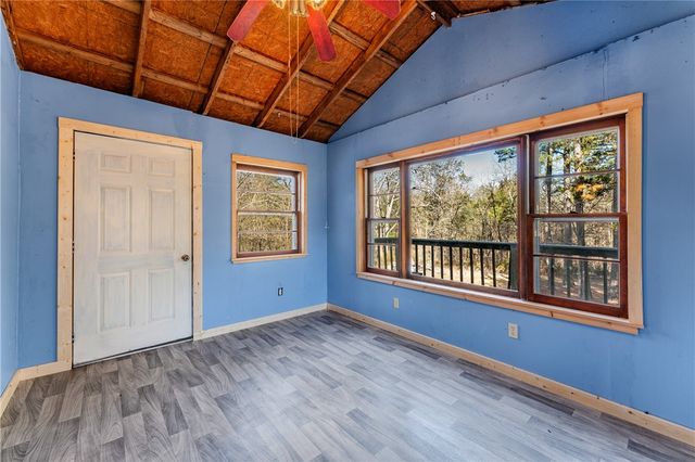 80 County Road 2560, Eureka Springs, AR 72631