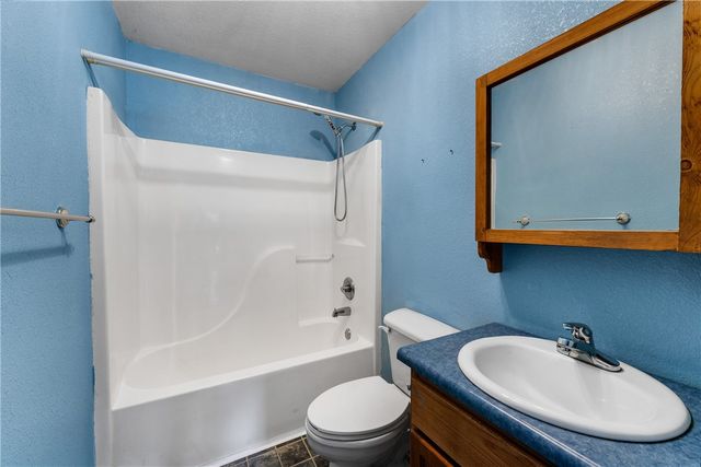 80 County Road 2560, Eureka Springs, AR 72631