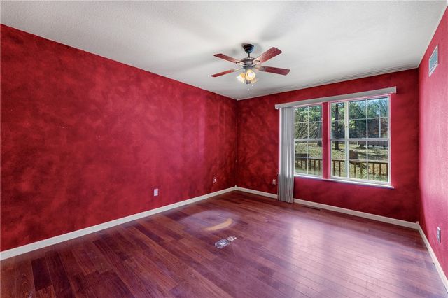 80 County Road 2560, Eureka Springs, AR 72631