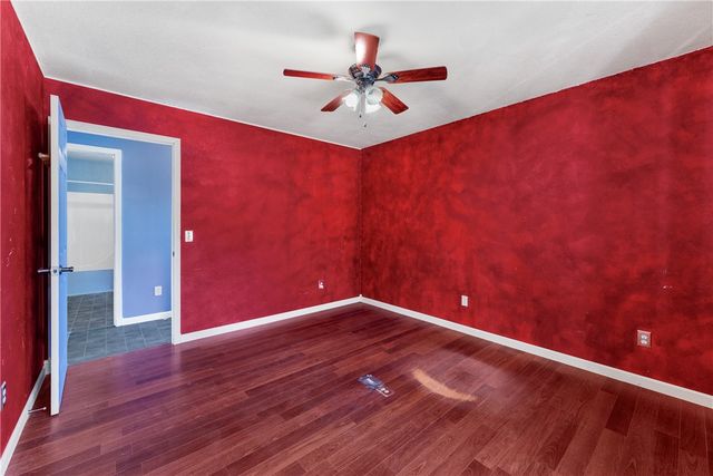 80 County Road 2560, Eureka Springs, AR 72631