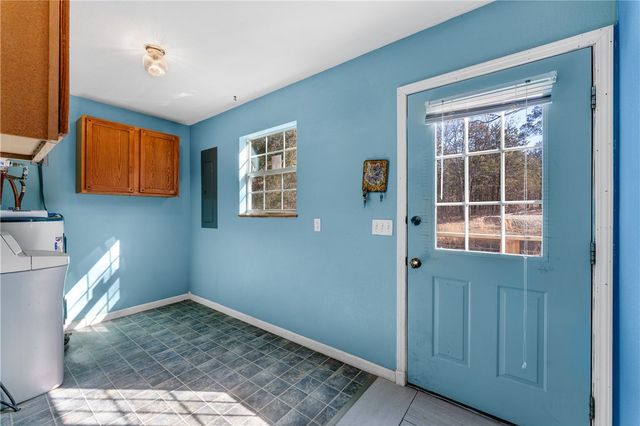 80 County Road 2560, Eureka Springs, AR 72631