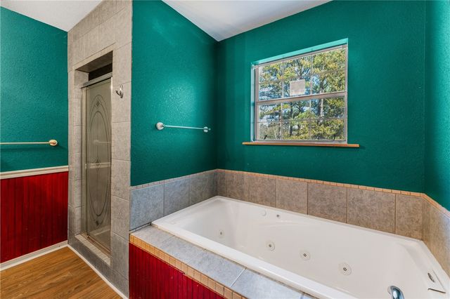 80 County Road 2560, Eureka Springs, AR 72631