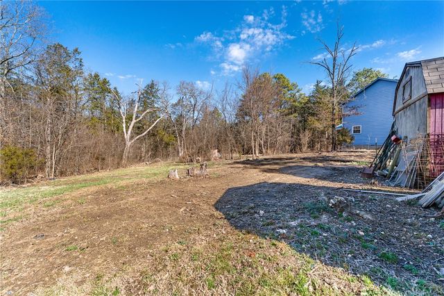 80 County Road 2560, Eureka Springs, AR 72631