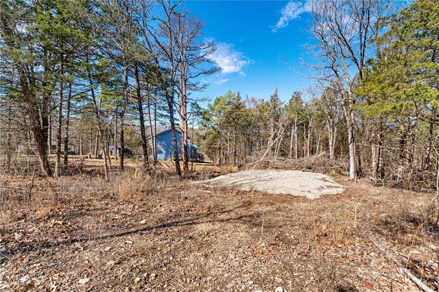 80 County Road 2560, Eureka Springs, AR 72631