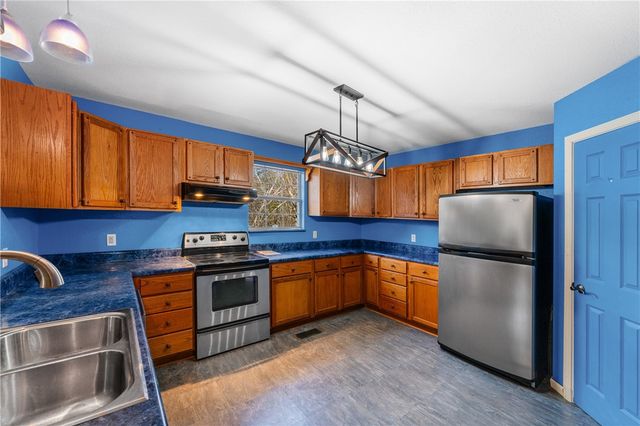 80 County Road 2560, Eureka Springs, AR 72631