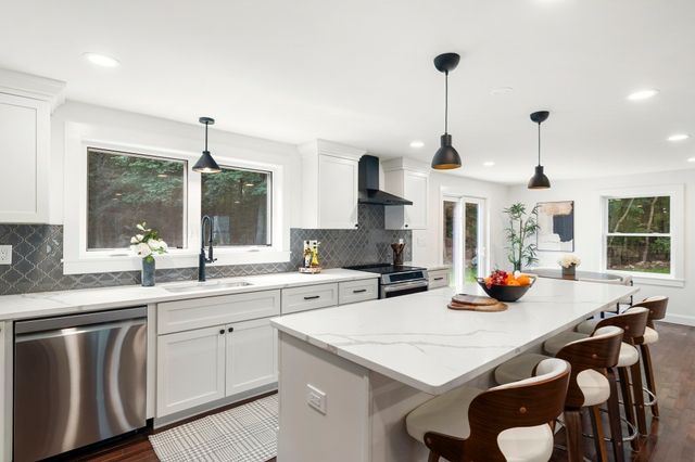 14 Cider Mill Rd, Medway, MA 02053