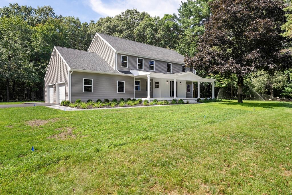 14 Cider Mill Rd, Medway, MA 02053