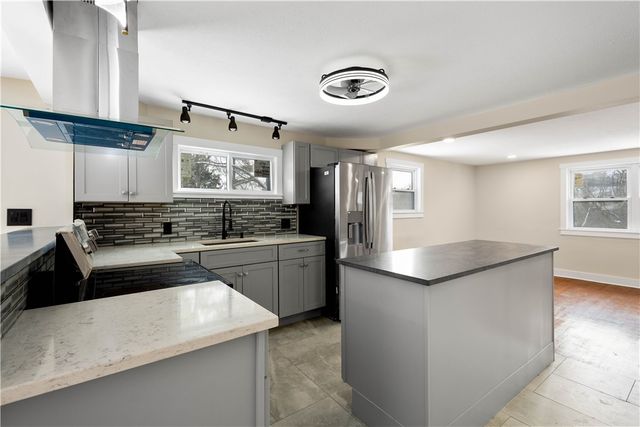 933 Boyce Rd, South Fayette, PA 15017