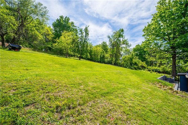 933 Boyce Rd, South Fayette, PA 15017