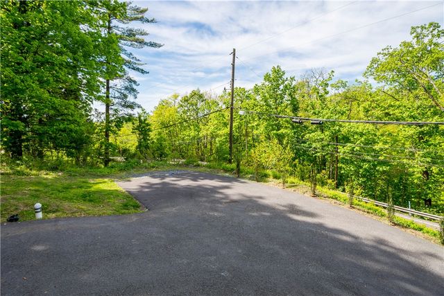 933 Boyce Rd, South Fayette, PA 15017