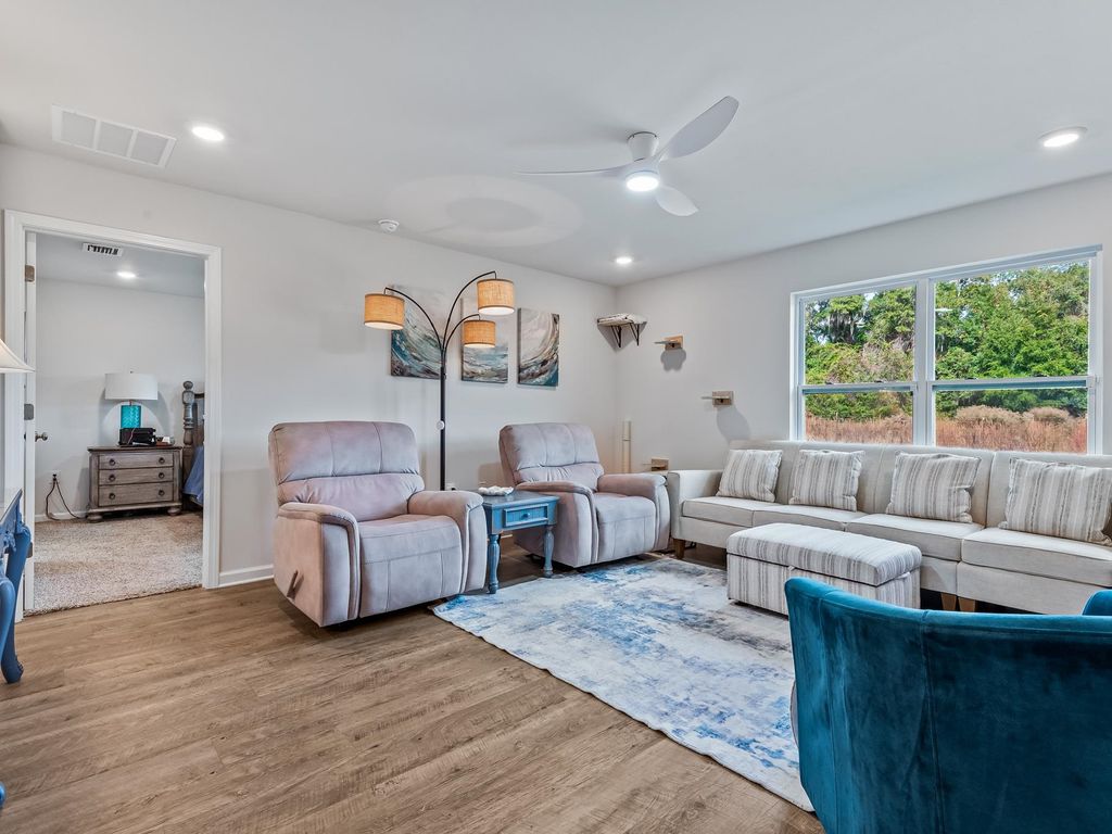 Image 20 of property listing at 86 Spears Crossing Lane, Crawfordville, FL 32327