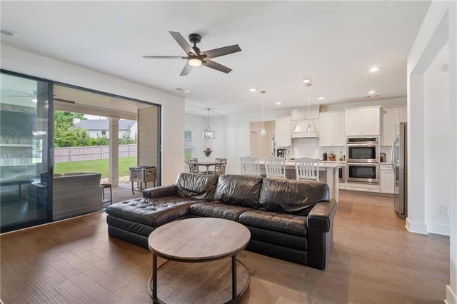 2453 Oxenwood Drive SW, Marietta, GA 30064