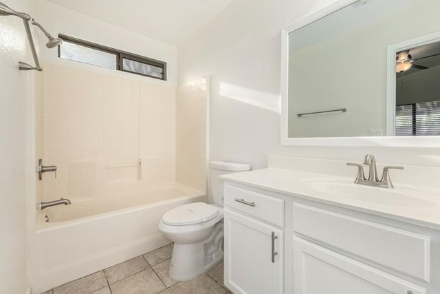 8821 W Loma Lane, Peoria, AZ 85345