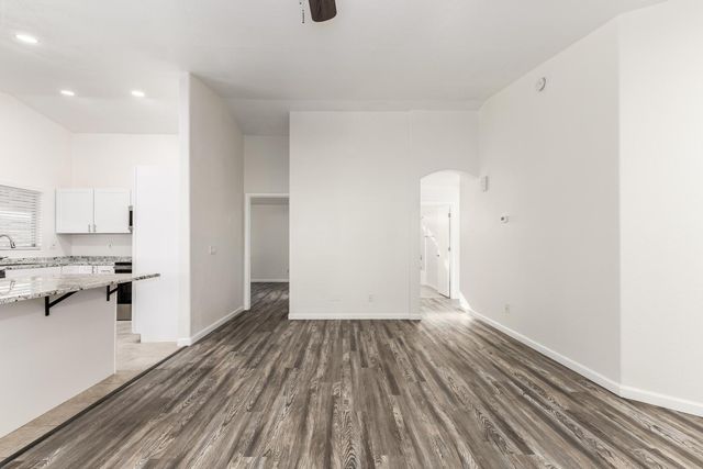 8821 W Loma Lane, Peoria, AZ 85345