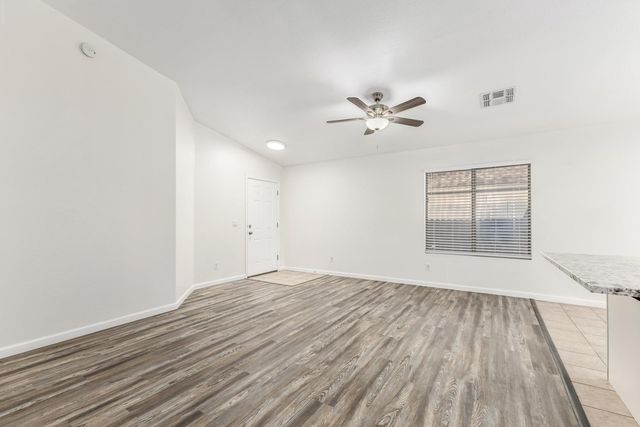 8821 W Loma Lane, Peoria, AZ 85345