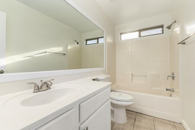 8821 W Loma Lane, Peoria, AZ 85345