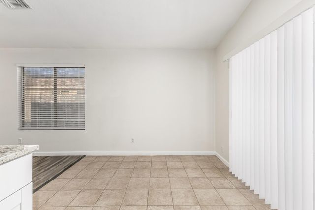 8821 W Loma Lane, Peoria, AZ 85345