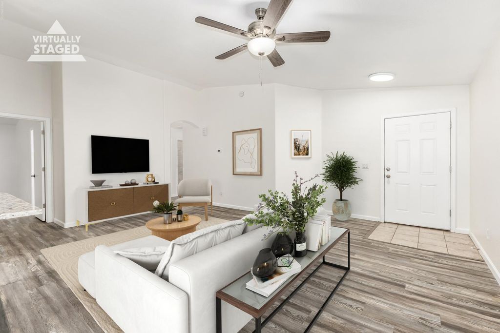 8821 W Loma Lane, Peoria, AZ 85345