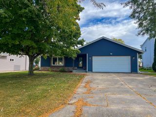 3601 15th AVENUE, South Milwaukee, WI 53172