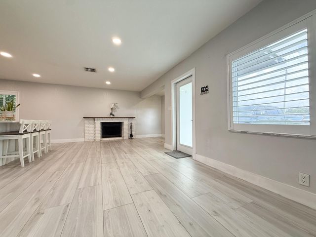 320 NE 60th Street, Oakland Park, FL 33334