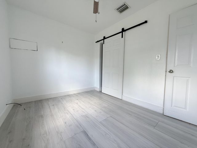 320 NE 60th Street, Oakland Park, FL 33334