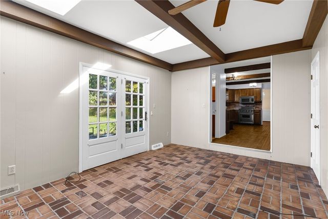 6137 Acatello Place, Poland, OH 44514