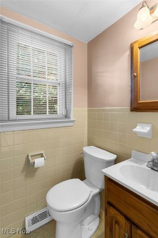 6137 Acatello Place, Poland, OH 44514