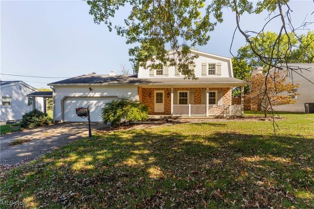 6137 Acatello Place, Poland, OH 44514