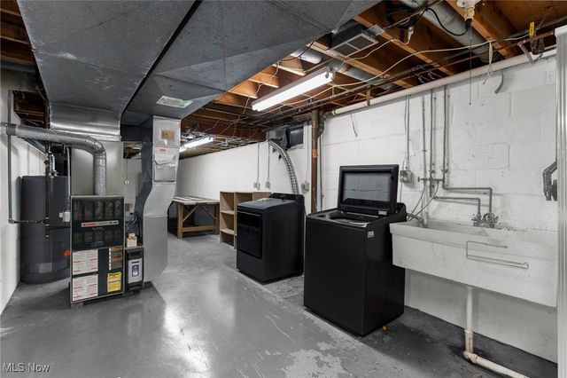 6137 Acatello Place, Poland, OH 44514