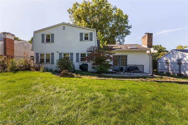 6137 Acatello Place, Poland, OH 44514