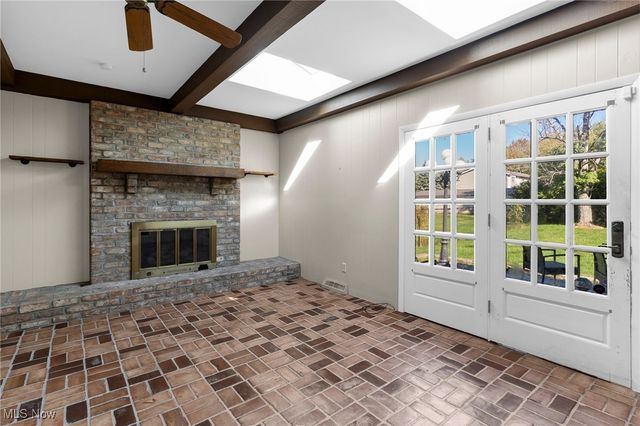 6137 Acatello Place, Poland, OH 44514