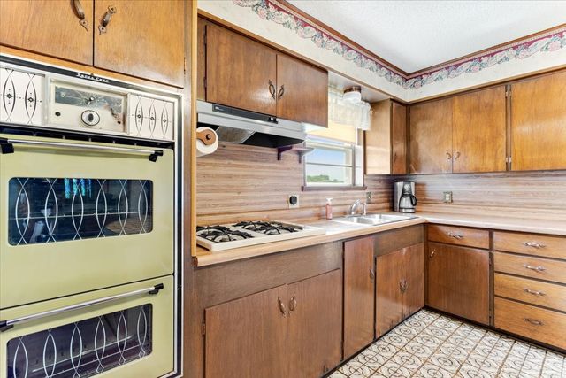 3472 Desvoignes Road, Denison, TX 75021