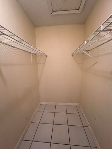 5320 Elmhurst Road B, West Palm Beach, FL 33417