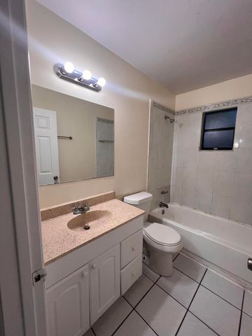 5320 Elmhurst Road B, West Palm Beach, FL 33417