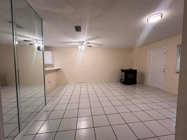 5320 Elmhurst Road B, West Palm Beach, FL 33417