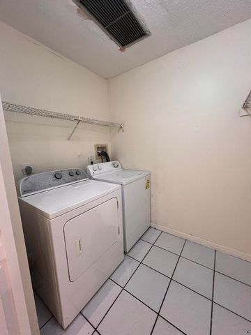 5320 Elmhurst Road B, West Palm Beach, FL 33417