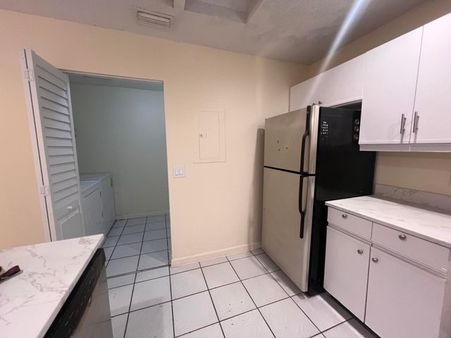 5320 Elmhurst Road B, West Palm Beach, FL 33417