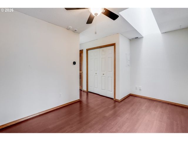 14134 E BURNSIDE St 2, Portland, OR 97233