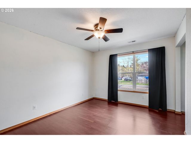 14134 E BURNSIDE St 2, Portland, OR 97233