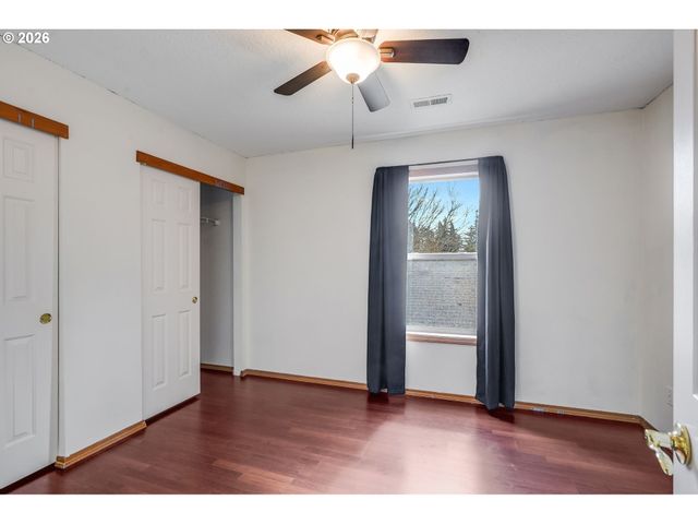 14134 E BURNSIDE St 2, Portland, OR 97233