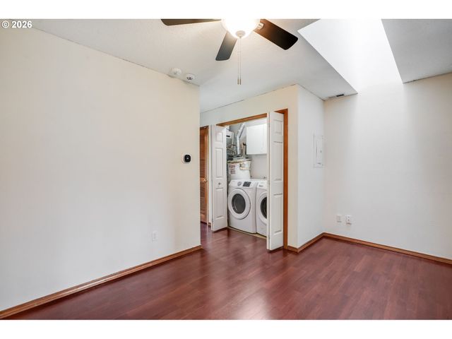 14134 E BURNSIDE St 2, Portland, OR 97233