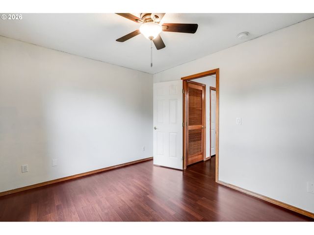 14134 E BURNSIDE St 2, Portland, OR 97233