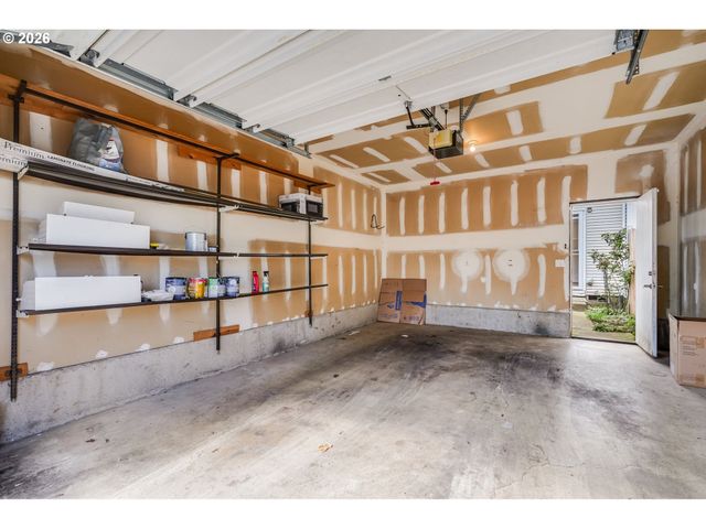 14134 E BURNSIDE St 2, Portland, OR 97233